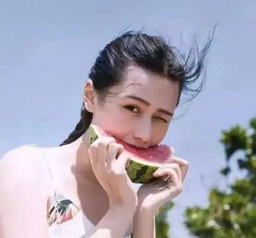 《吃瓜动漫》头像女